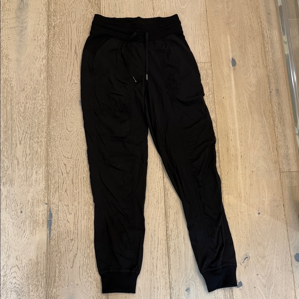 lululemon athletica Black Woman’s Joggers size 2